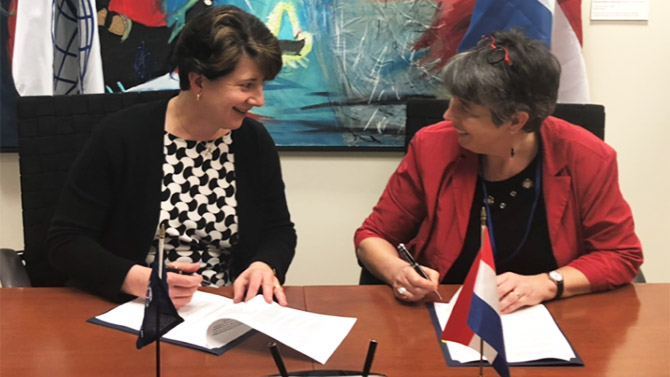 Signing TF Reina Buijs